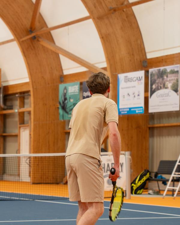 Tennis — Service